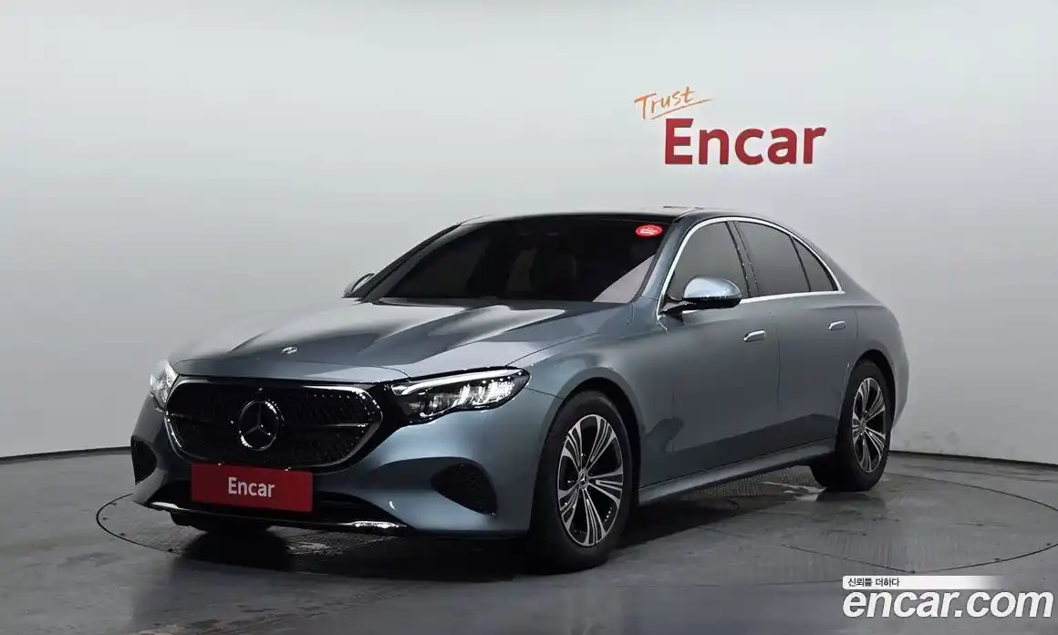 Mercedes-Benz E-Class 2025 2.0 гидро, фото 1
