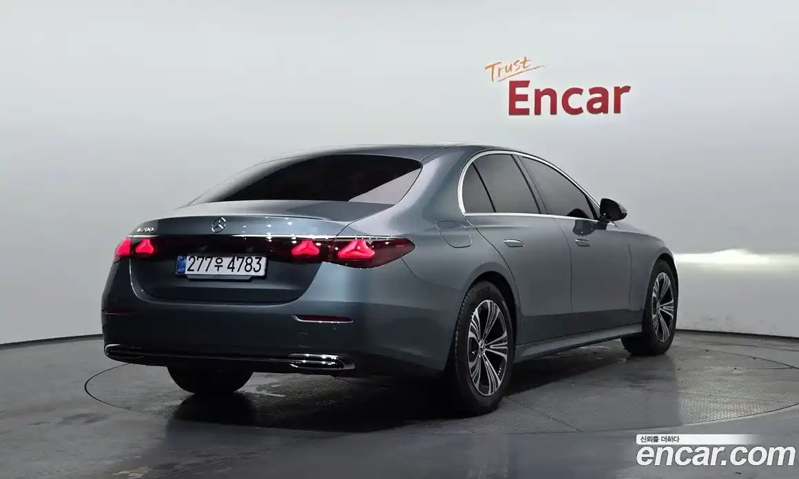 Mercedes-Benz E-Class 2025 2.0 гидро, фото 2