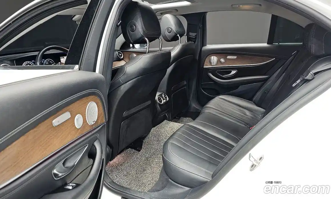 Mercedes-Benz E-Class 2020 2.0 гидро, фото 11