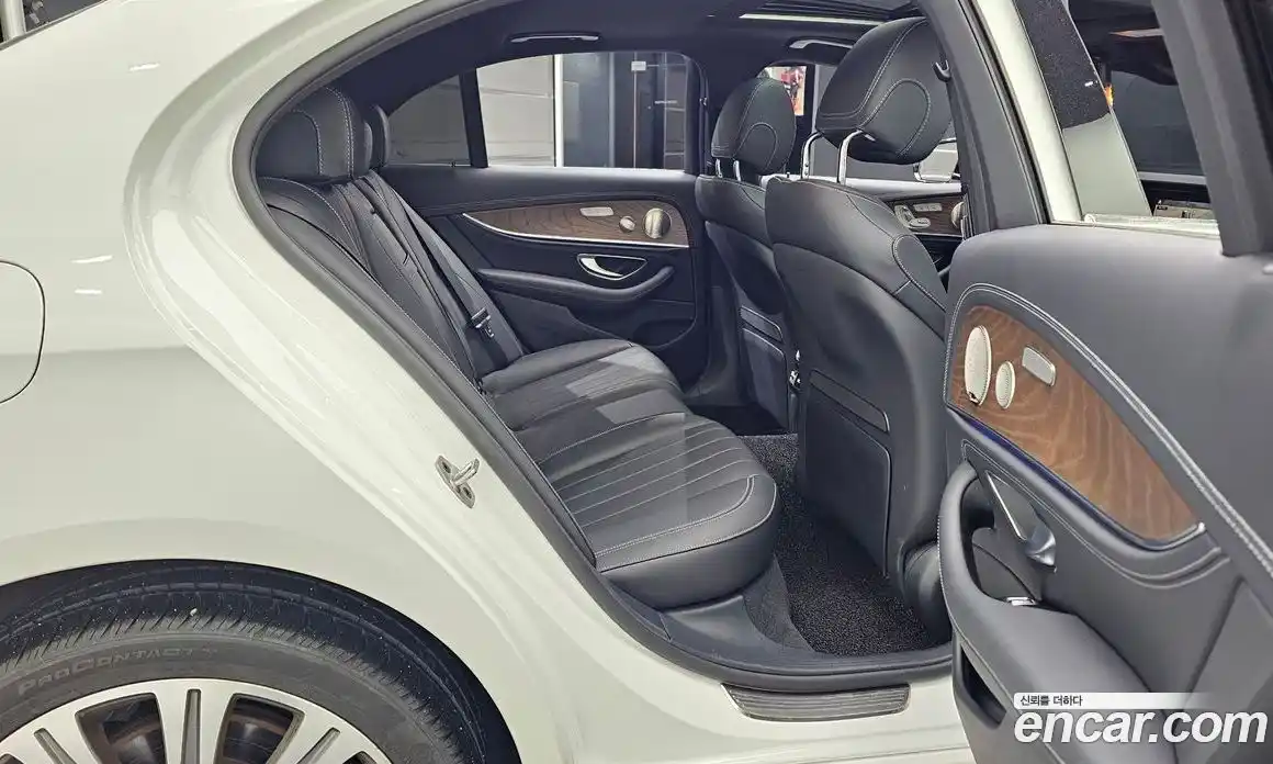 Mercedes-Benz E-Class 2023 2.0 гидро, фото 18