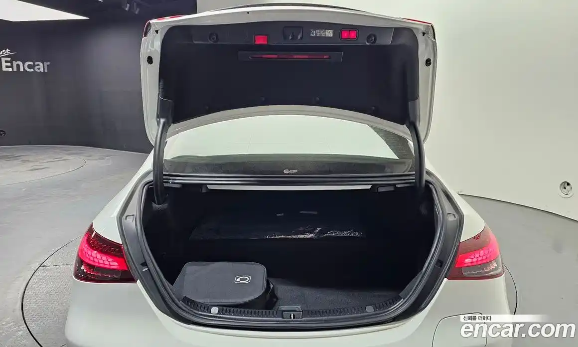Mercedes-Benz E-Class 2023 2.0 гидро, фото 26