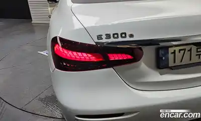 Mercedes-Benz E-Class 2023 2.0 гидро, миниатюра 9