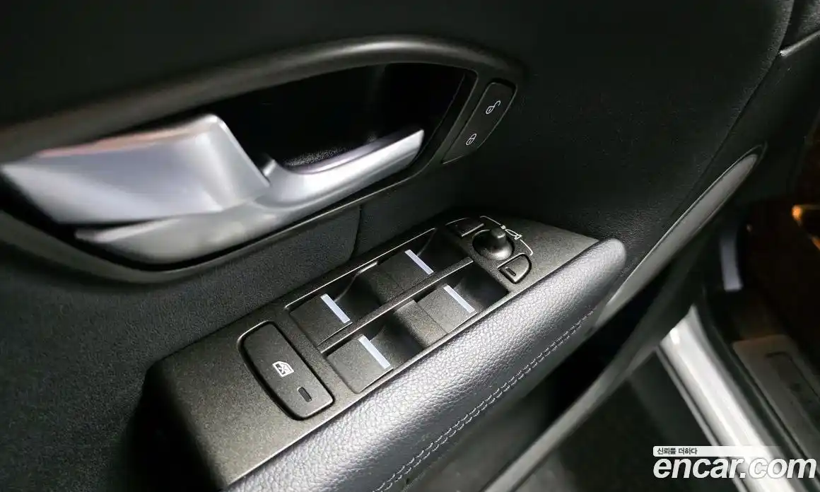Land Rover Range Rover Evoque 2018 2.0 автомат (гидро), фото 13