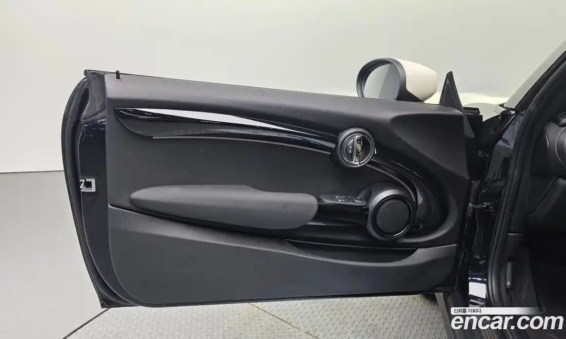 Mini Cooper 2023 1.5 автомат (гидро), фото 14