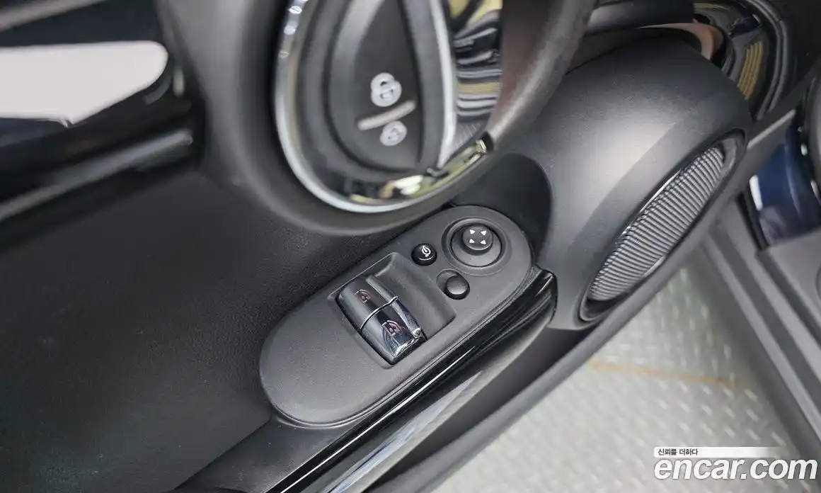 Mini Cooper 2023 1.5 автомат (гидро), фото 17