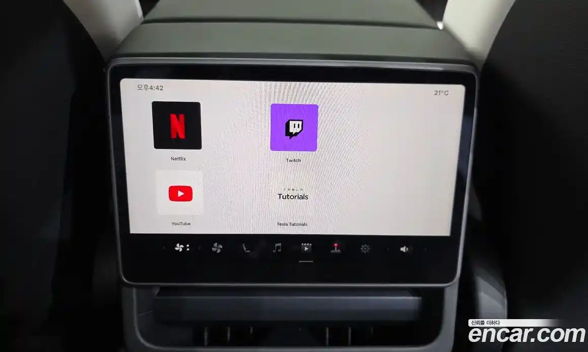 Tesla Model Y 2025 0.2 гидро, фото 23