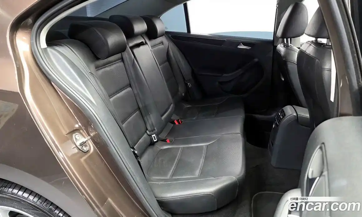 Volkswagen Jetta 2015 2.0 автомат (гидро), фото 11
