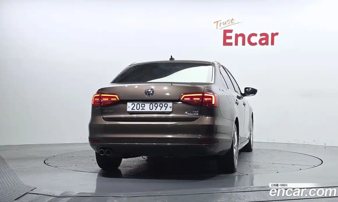 Volkswagen Jetta 2015 2.0 автомат (гидро), фото 4