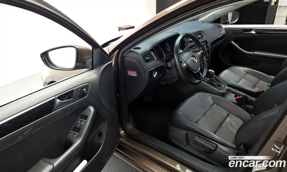 Volkswagen Jetta 2015 2.0 автомат (гидро), фото 10