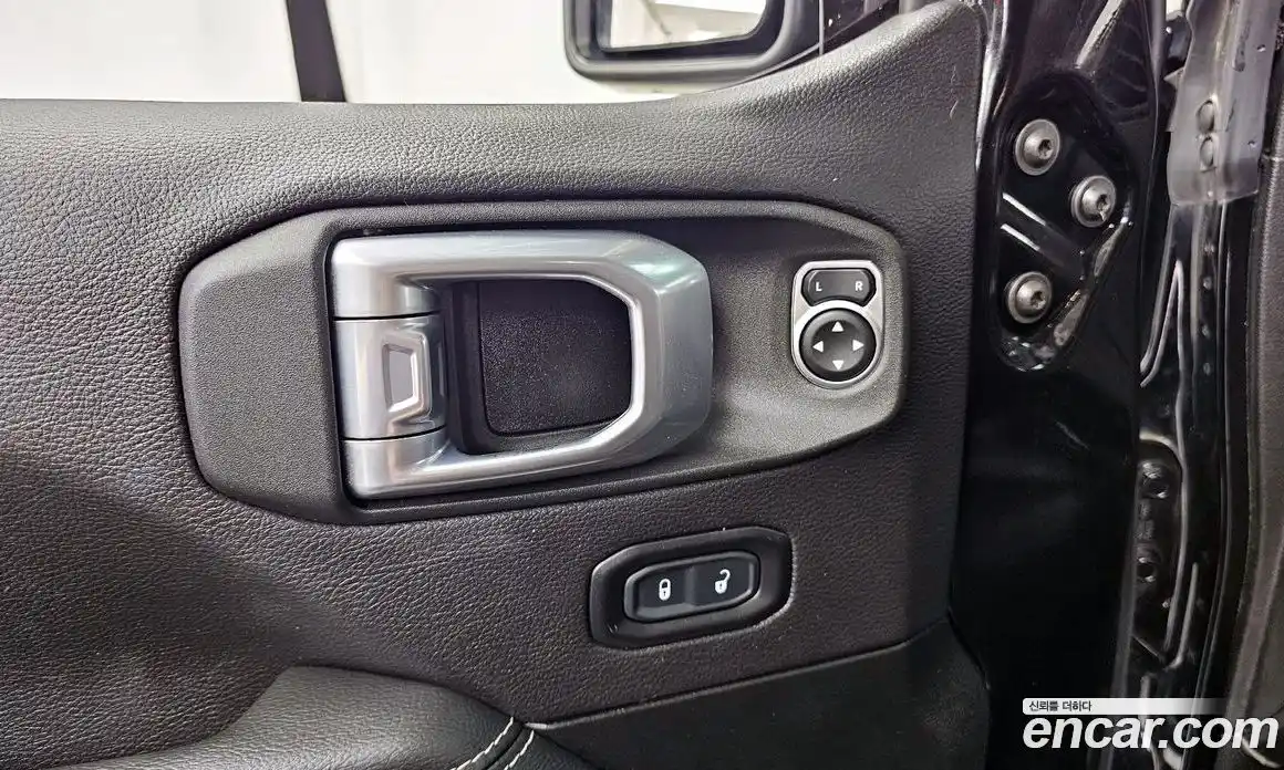 Jeep Wrangler 2022 2.0 автомат (гидро), фото 32