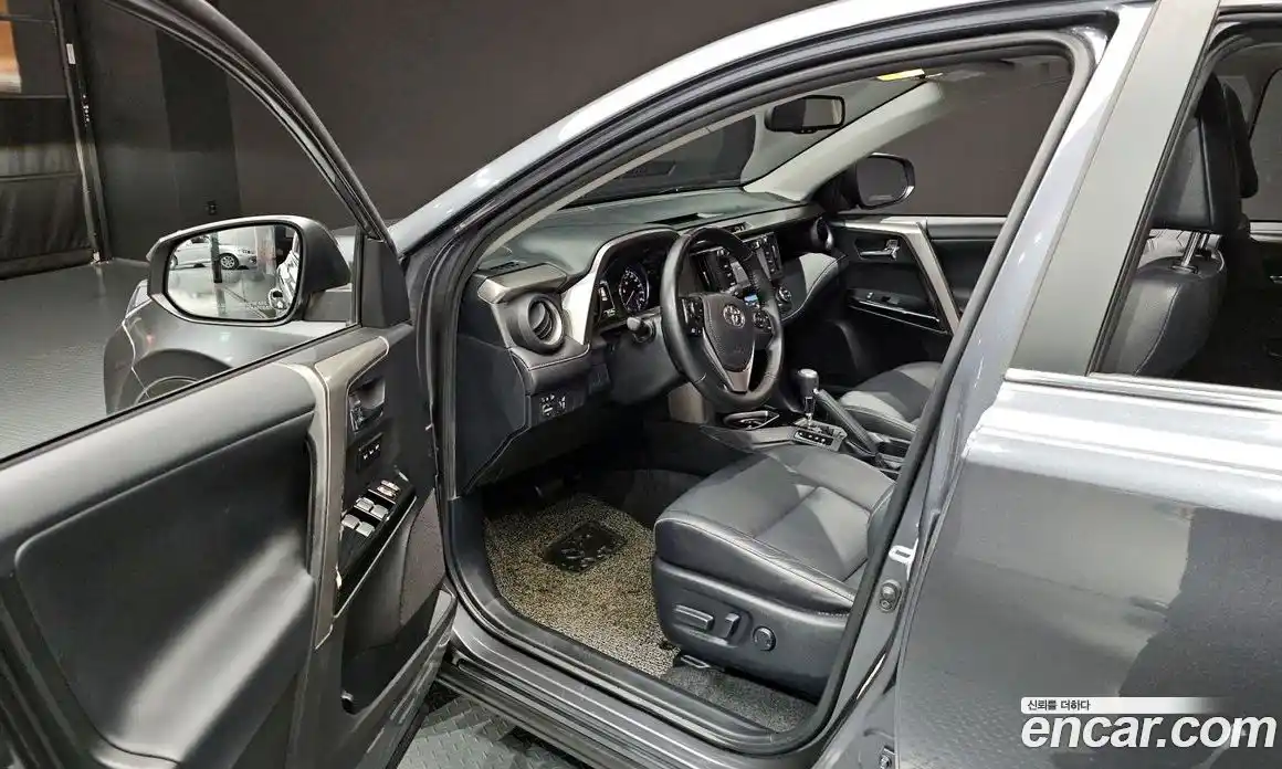 Toyota RAV4 2018 2.5 гидро, фото 13