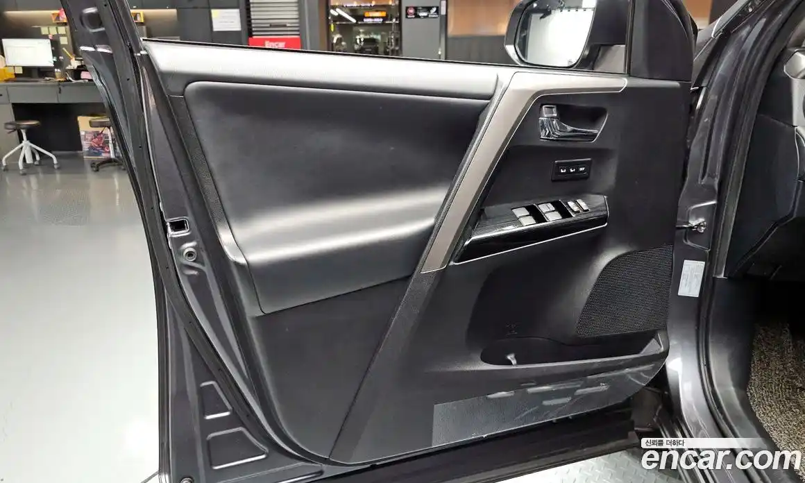 Toyota RAV4 2018 2.5 гидро, фото 14