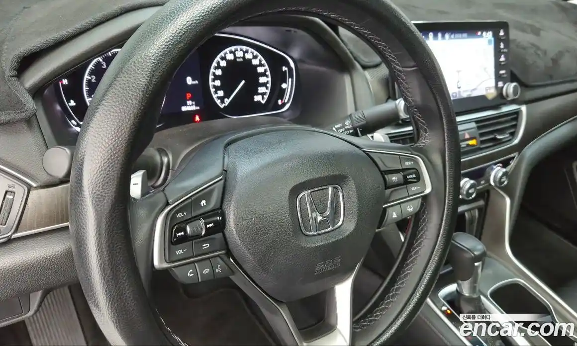 Honda Accord 2022 1.5 автомат (гидро), фото 14