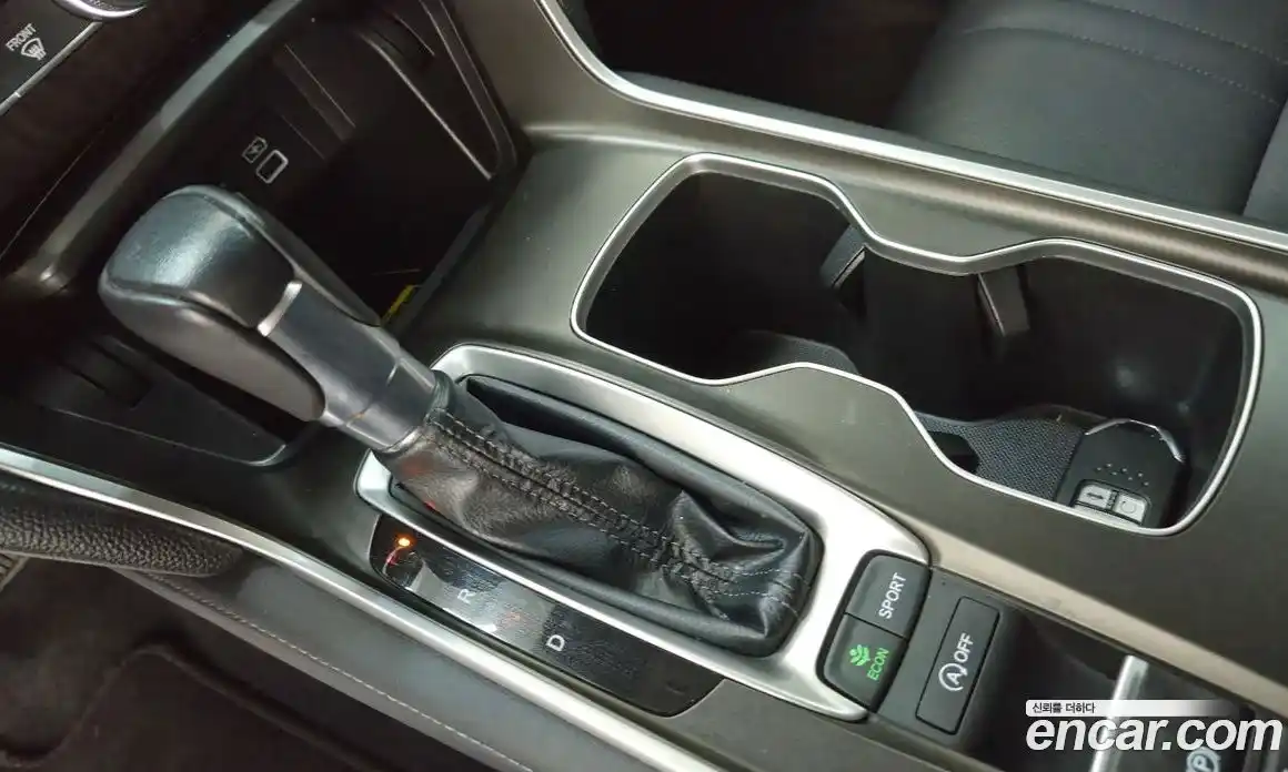 Honda Accord 2022 1.5 автомат (гидро), фото 8