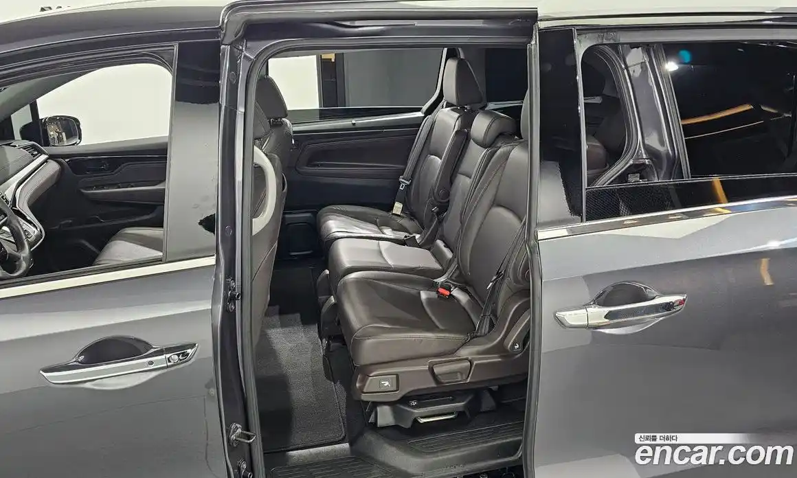 Honda Odyssey 2018 3.5 автомат (гидро), фото 11