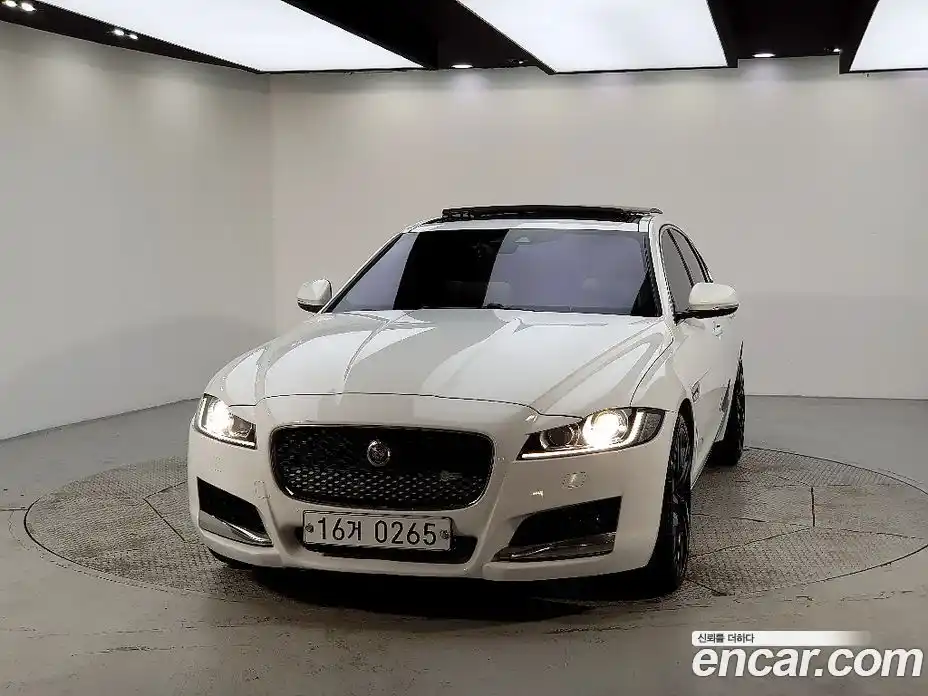 Jaguar XF 2016 2.0 гидро, фото 2
