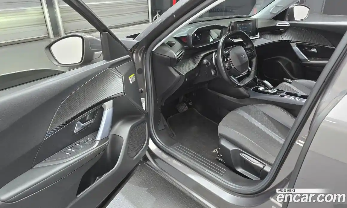 Peugeot 2008 2021 1.5 автомат (гидро), фото 13