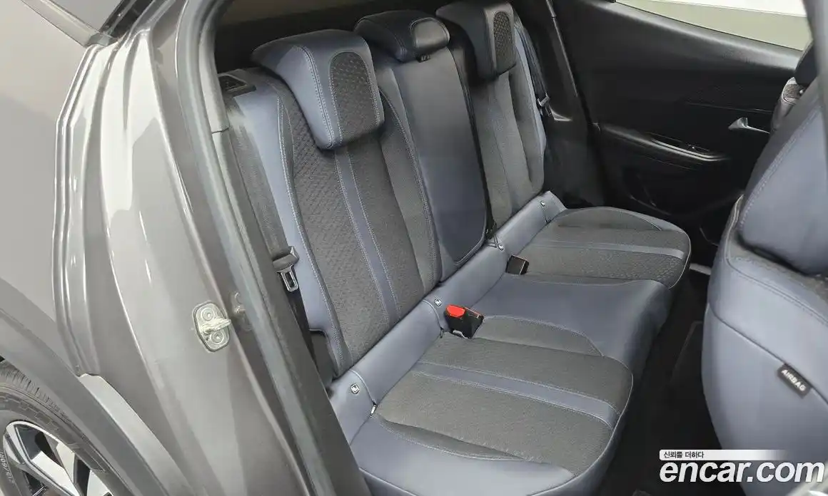 Peugeot 2008 2021 1.5 автомат (гидро), фото 16