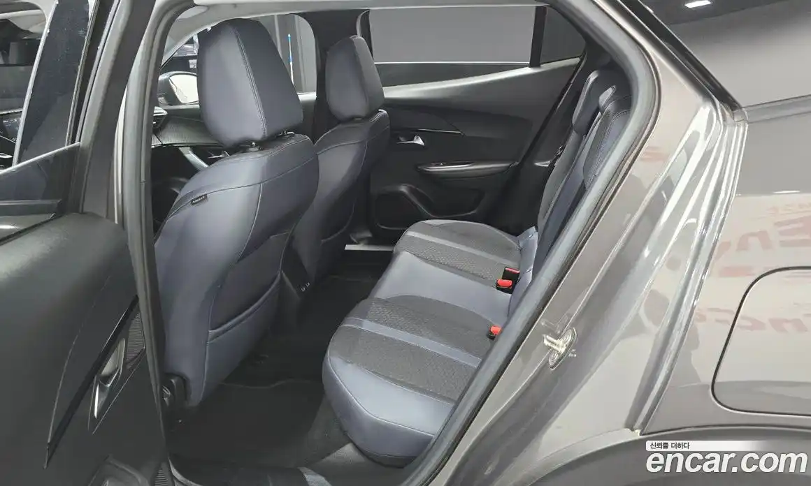 Peugeot 2008 2021 1.5 автомат (гидро), фото 18