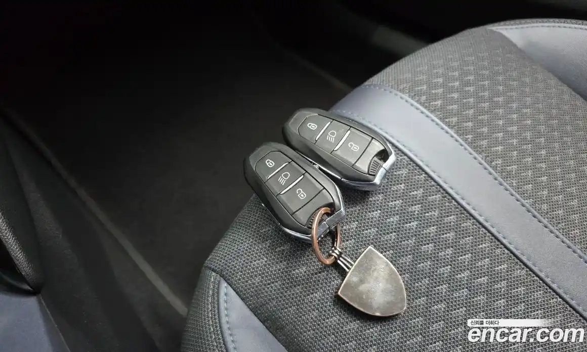 Peugeot 2008 2021 1.5 автомат (гидро), фото 22