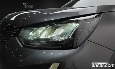 Peugeot 2008 2021 1.5 автомат (гидро), миниатюра 8