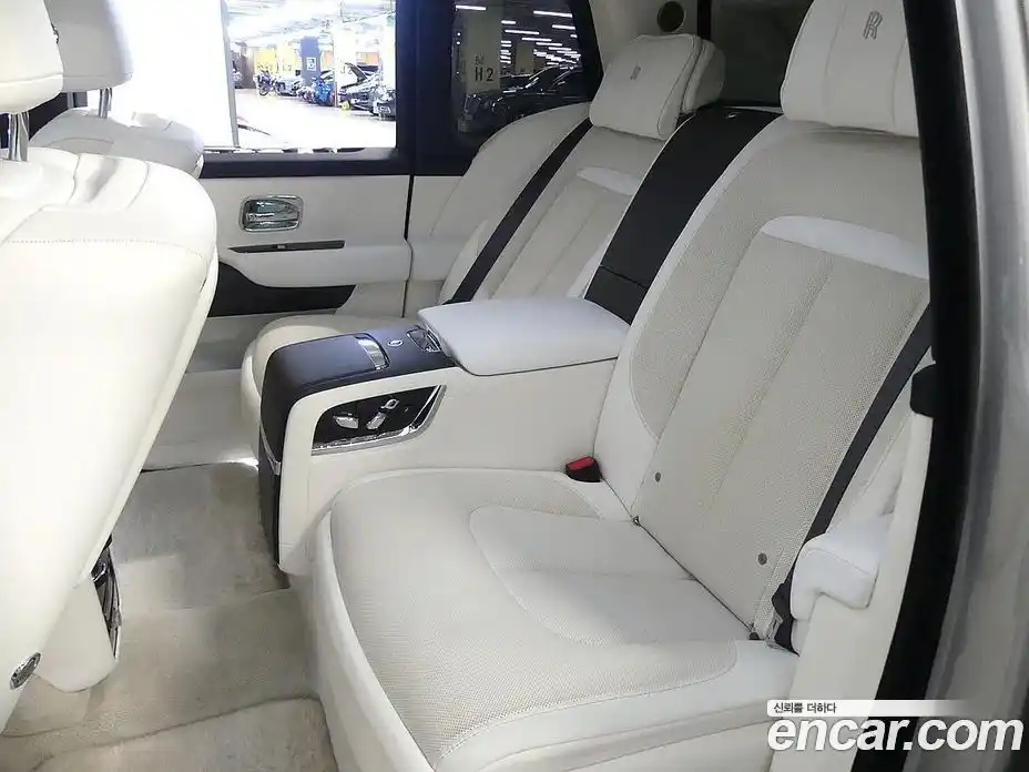 Rolls-Royce Cullinan 2023 6.7 гидро, фото 9