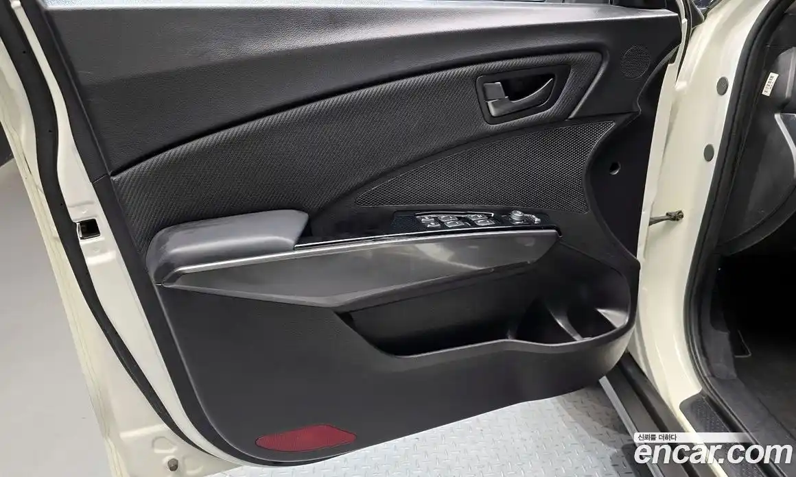 SsangYong TIBOLI 2019 1.5 автомат (гидро), фото 14
