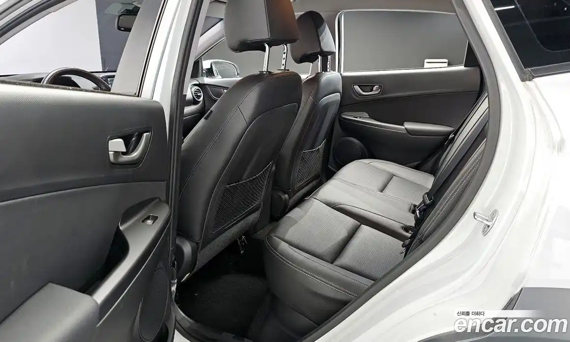 Hyundai Kona 2018 1.6 автомат (гидро), фото 11