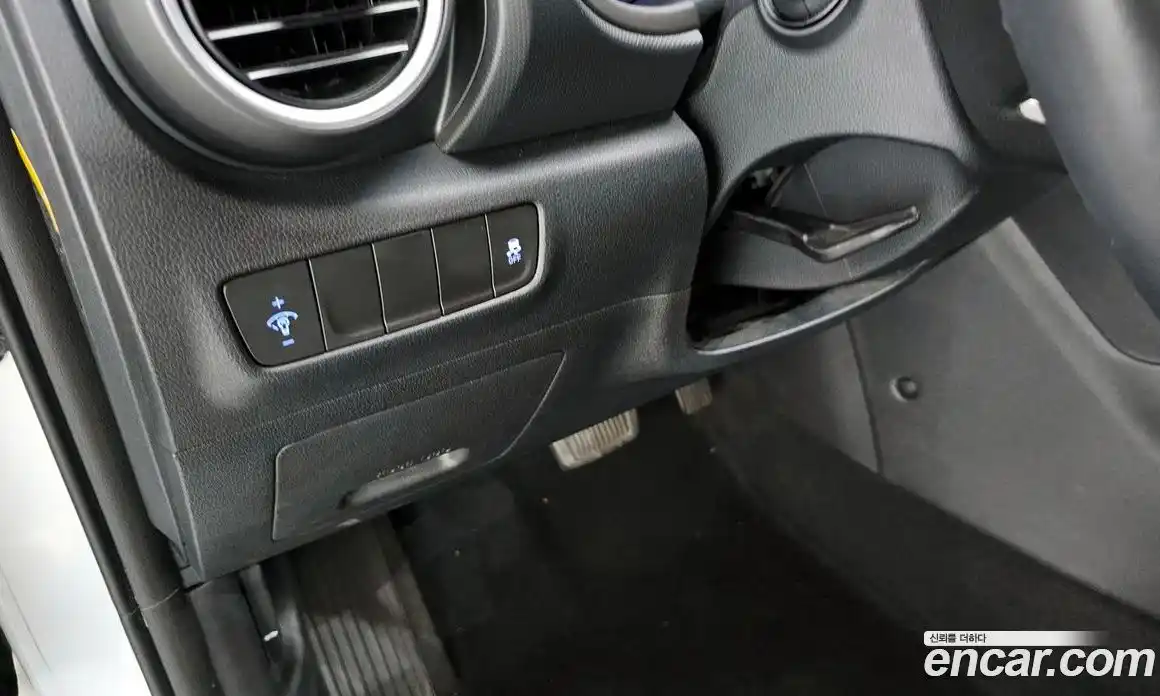 Hyundai Kona 2018 1.6 автомат (гидро), фото 19