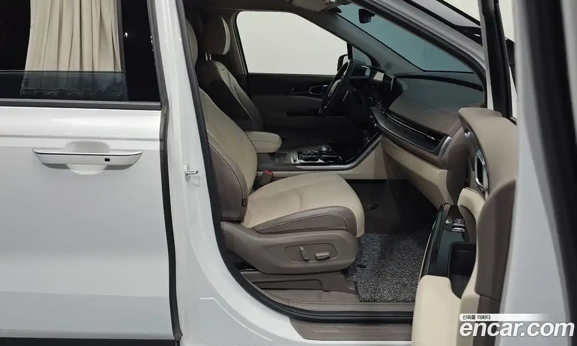 Kia Carnival 2023 3.5 автомат (гидро), фото 11
