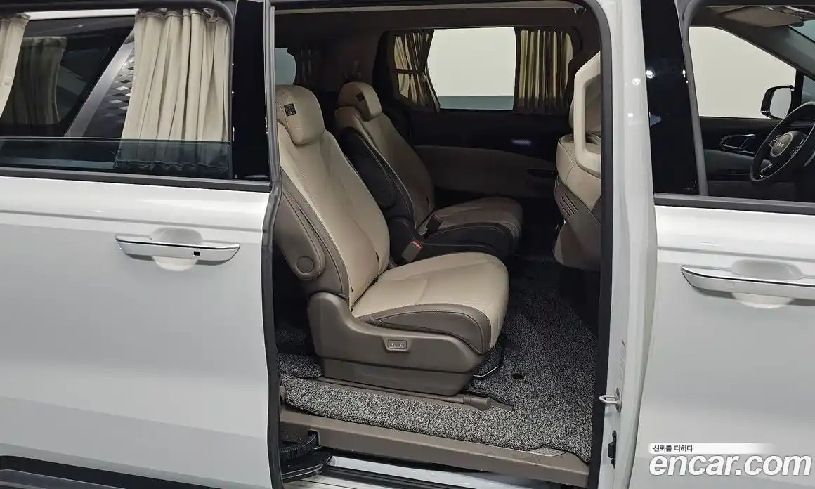Kia Carnival 2023 3.5 автомат (гидро), фото 12