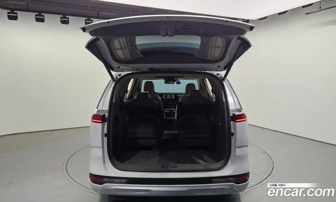 Kia Carnival 2023 3.5 автомат (гидро), фото 20