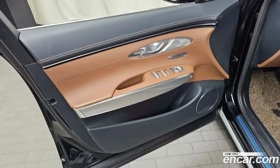 Genesis GV70 2023 2.5 автомат (гидро), фото 14
