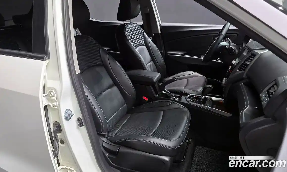 SsangYong TIBOLI 2018 1.6 автомат (гидро), фото 12