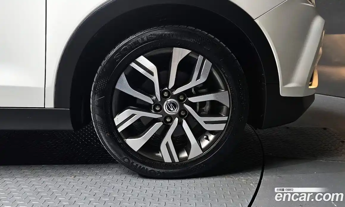 SsangYong TIBOLI 2017 1.6 автомат (гидро), фото 6