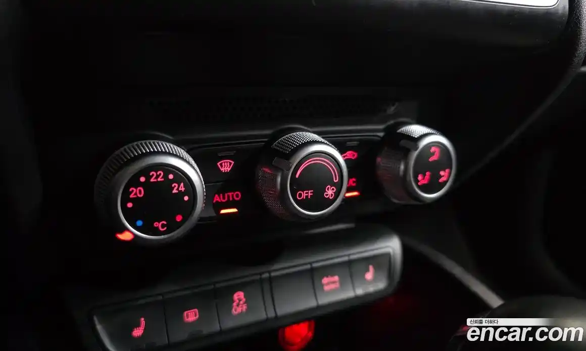 Audi A1 2015 1.6 автомат (гидро), фото 14
