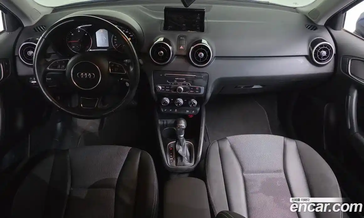Audi A1 2015 1.6 автомат (гидро), фото 7