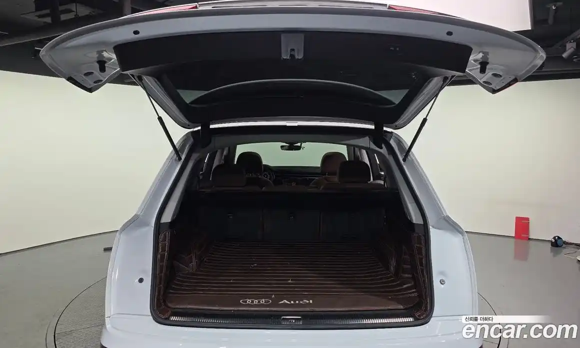 Audi Q7 2020 3.0 автомат (гидро), фото 20