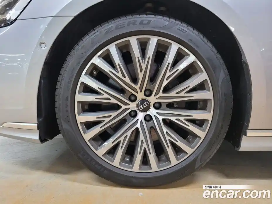 Audi A8 2023 3.0 автомат (гидро), фото 19