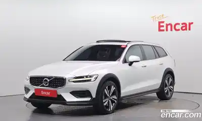 Volvo V60, 2019, 95 872 км