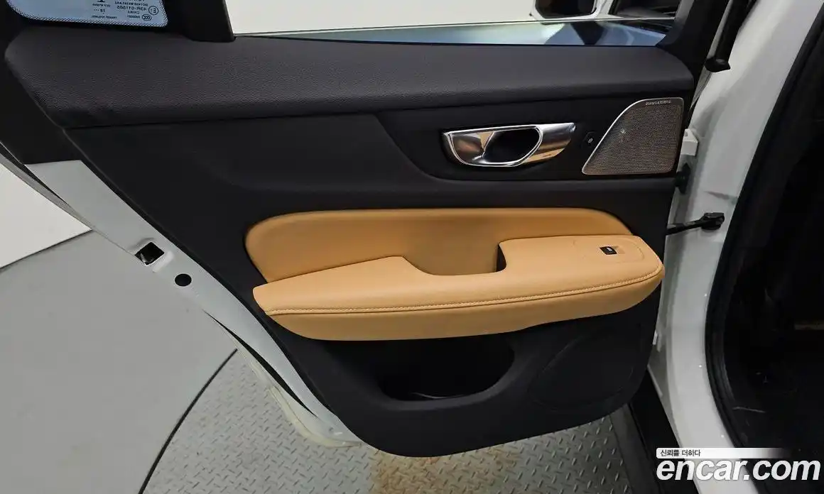 Volvo V60 2019 2.0 автомат (гидро), фото 15