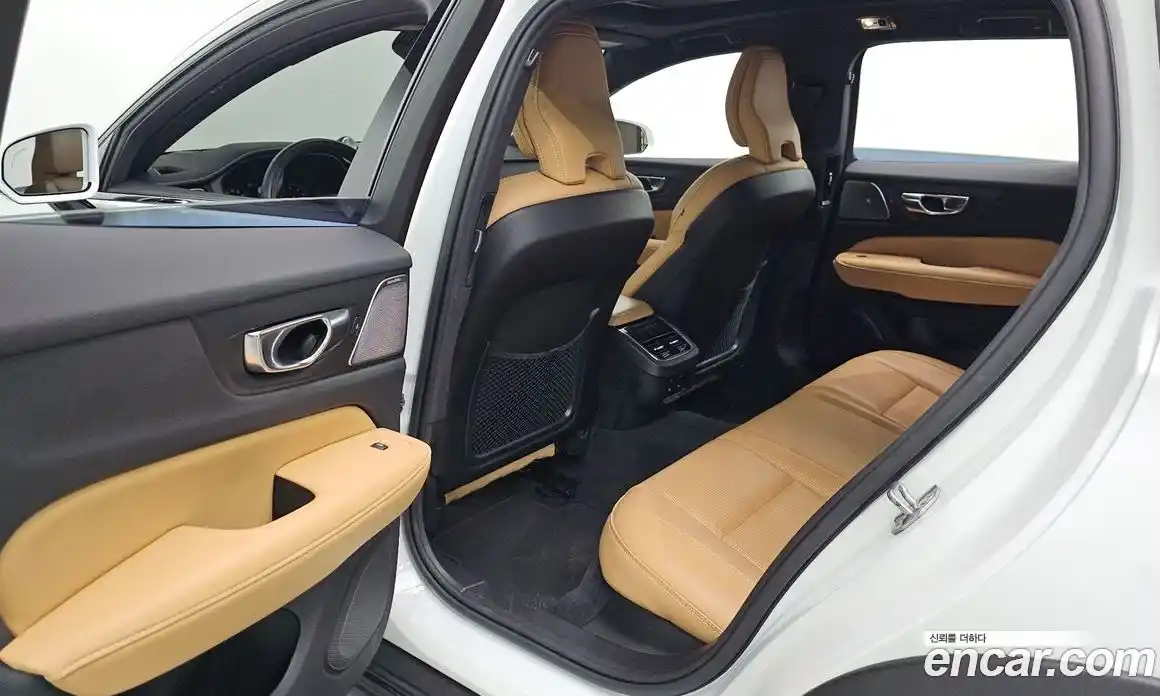 Volvo V60 2019 2.0 автомат (гидро), фото 17