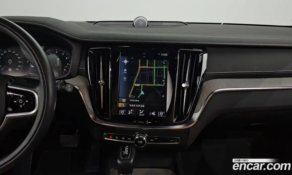 Volvo V60 2019 2.0 автомат (гидро), фото 19
