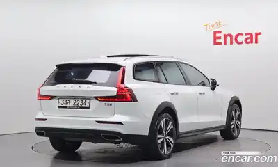 Volvo V60 2019 2.0 автомат (гидро), миниатюра 2
