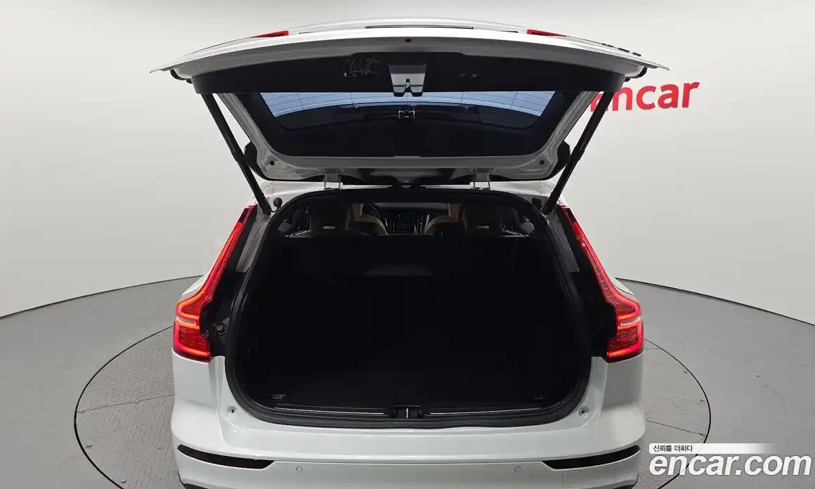 Volvo V60 2019 2.0 автомат (гидро), фото 26
