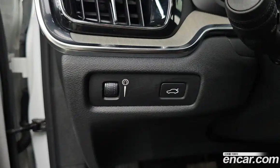 Volvo V60 2019 2.0 автомат (гидро), фото 34