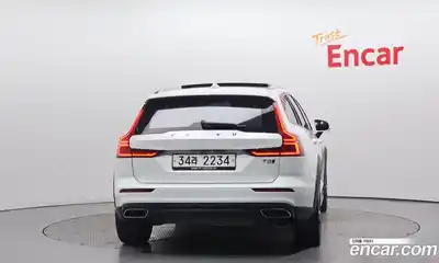 Volvo V60 2019 2.0 автомат (гидро), миниатюра 4