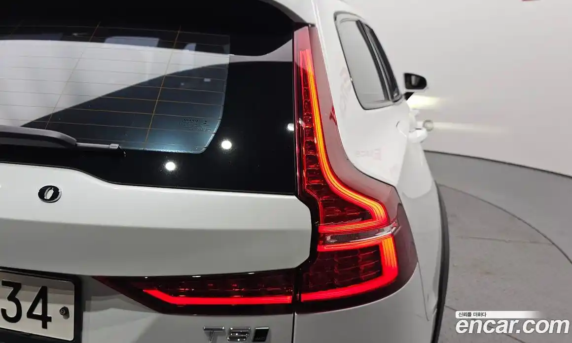 Volvo V60 2019 2.0 автомат (гидро), фото 9