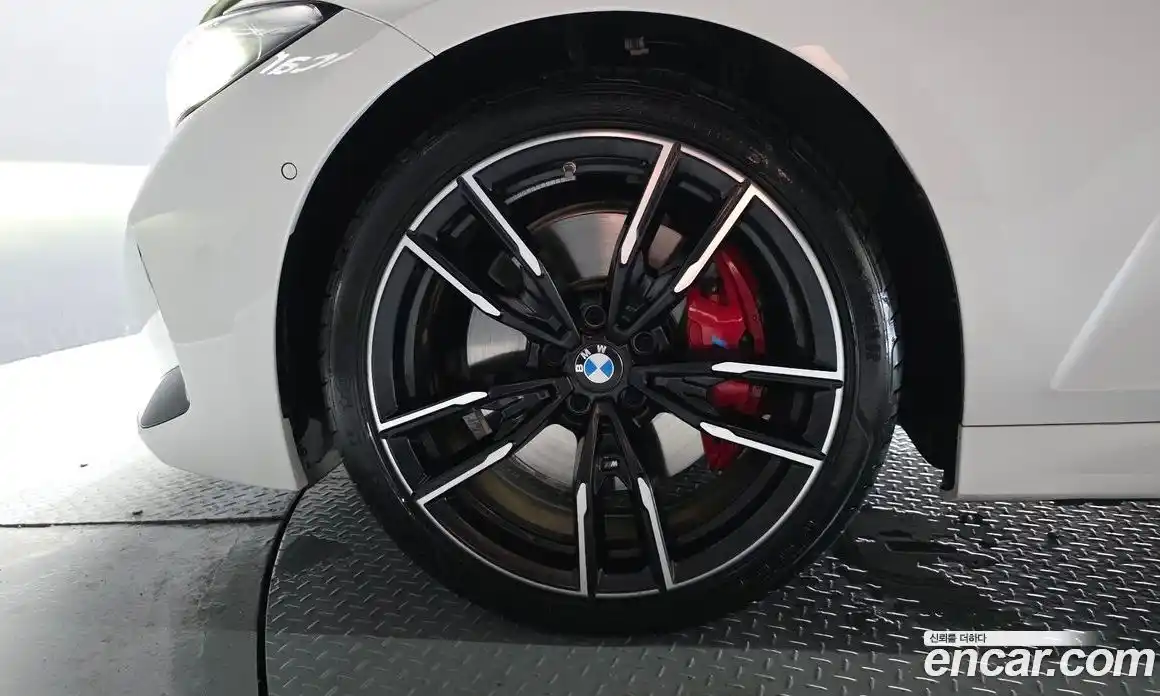 BMW 3 серия 2025 3.0 автомат (гидро), фото 5