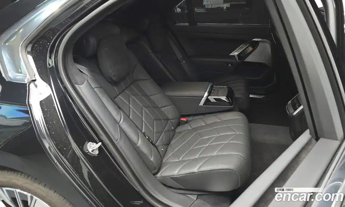 BMW 7 серия 2023 3.0 автомат (гидро), фото 11